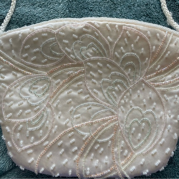 Elegant Cream Embroidered Women's Bag - Picture 3 of 6
